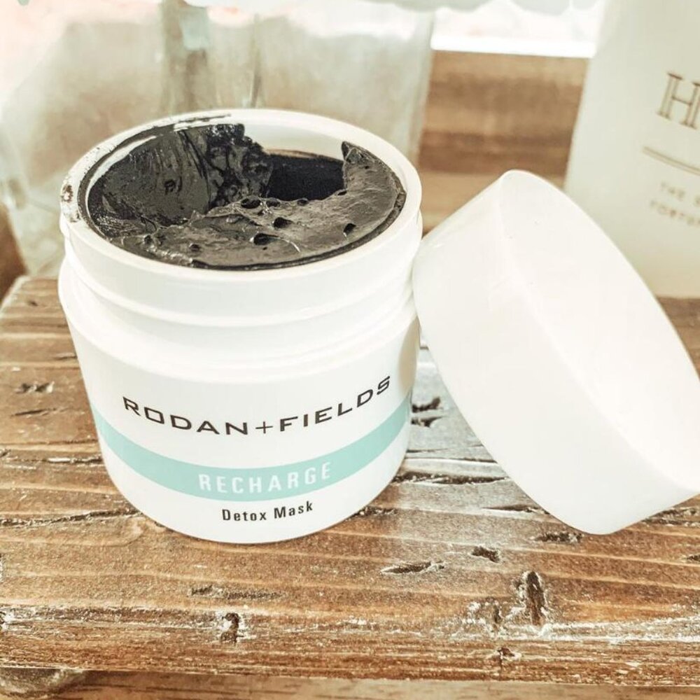 Rodan + Fields - RECHARGE DETOX MASK with Charcoal